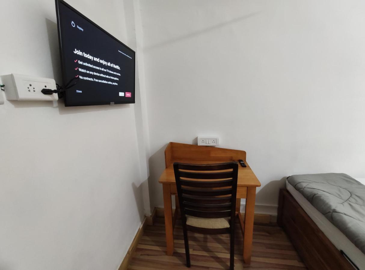 Hoshtel99 - Prime - Stay, Cowork And Cafe Пуна Экстерьер фото